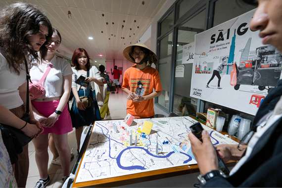 Relational City: The Construction of Space Through Food, Saigon > event/03-Street_Vending_03_fBSc6UR.jpg